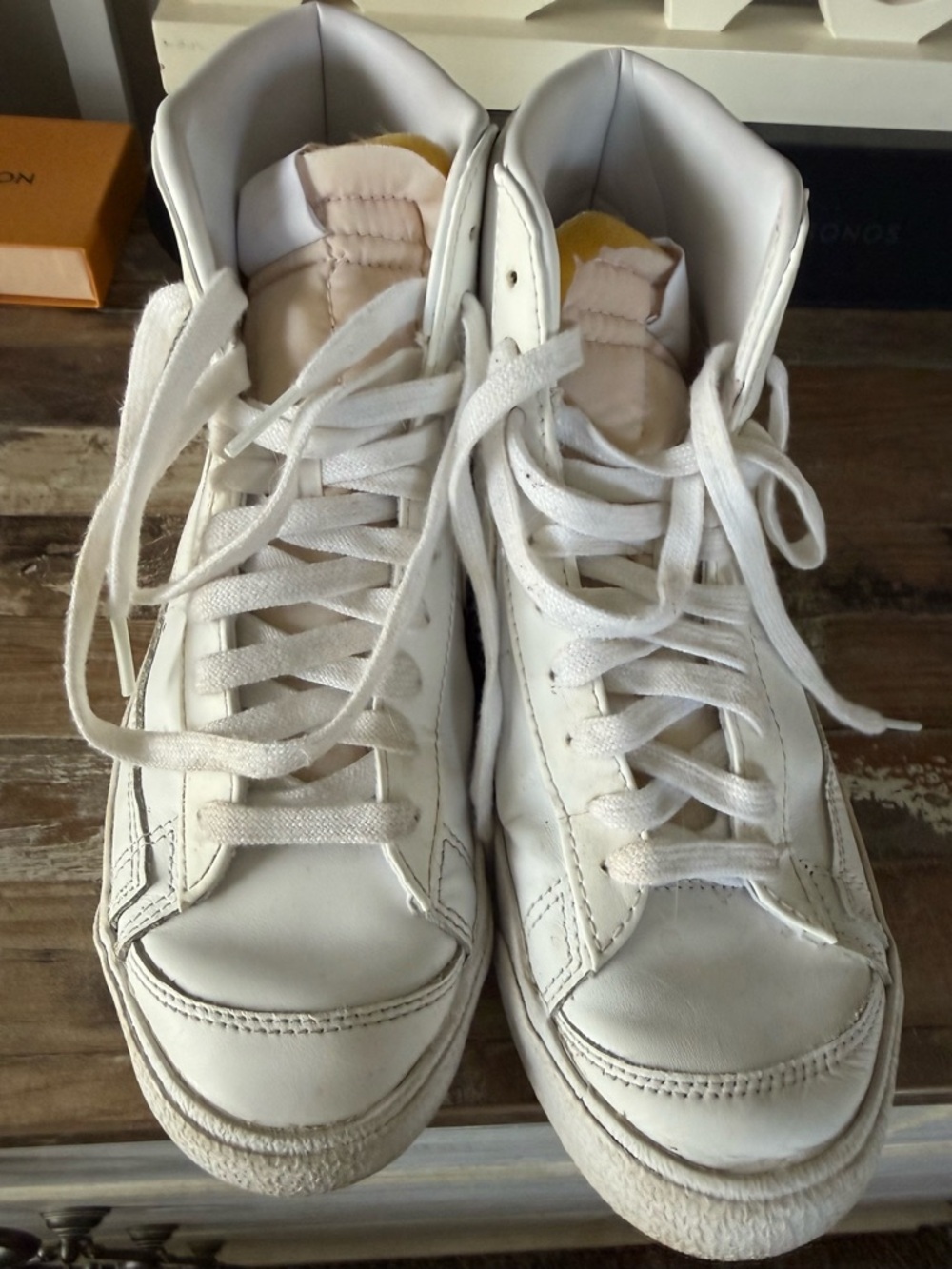 Nike Blazer Mid Sneakers